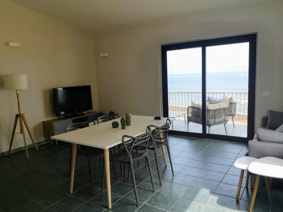 Вилла Casa Con Terrazza Fronte Mare Санта-Лючия Экстерьер фото
