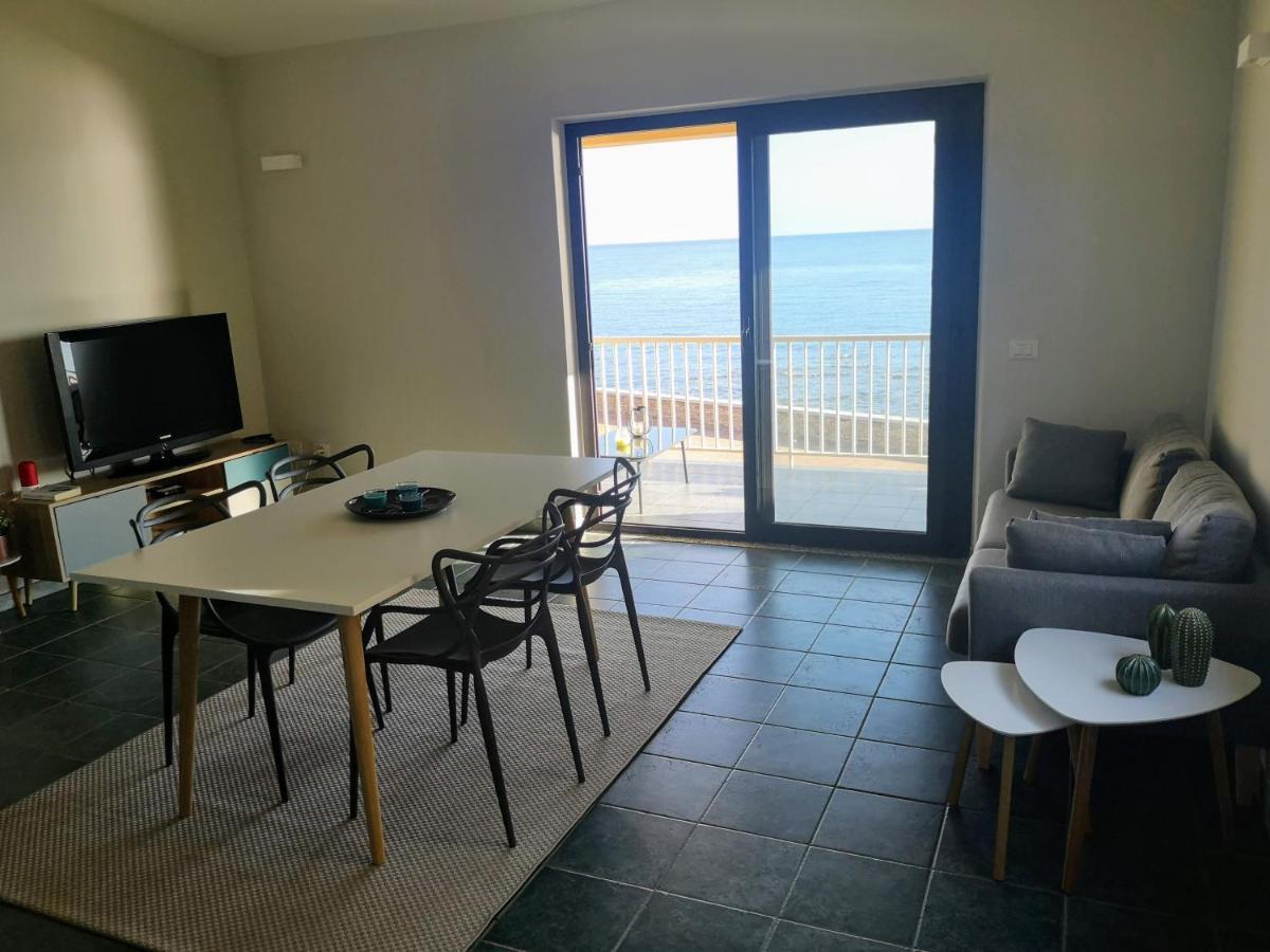 Вилла Casa Con Terrazza Fronte Mare Санта-Лючия Экстерьер фото