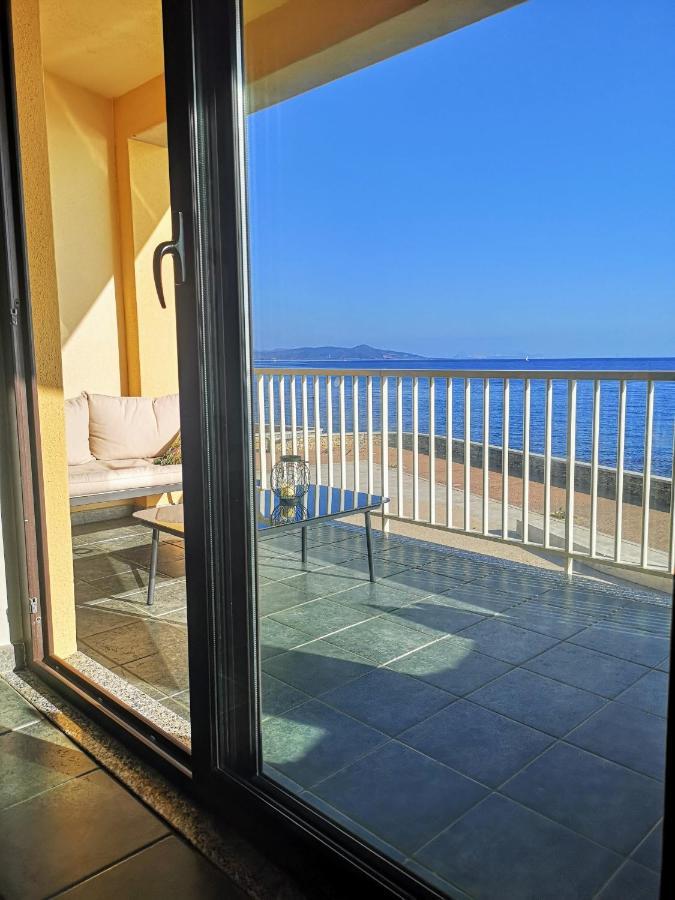Вилла Casa Con Terrazza Fronte Mare Санта-Лючия Экстерьер фото